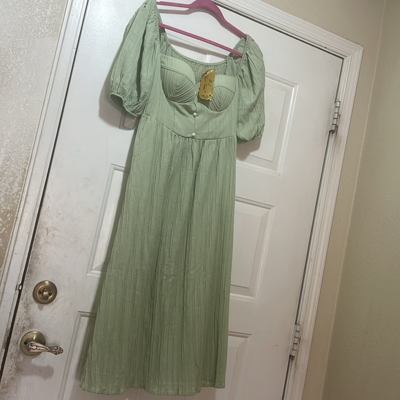 Light green boho dress in size large - Picture 9 of 9